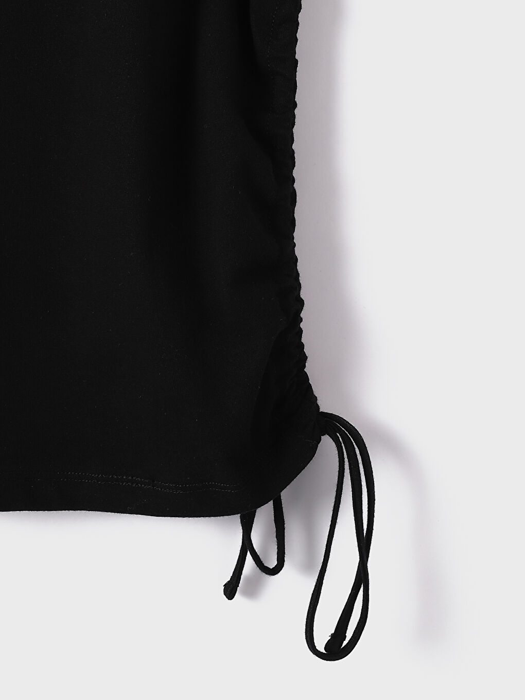 تيشيرت نسائي بأكمام قصيرة وياقة دائرية مطبوع-3