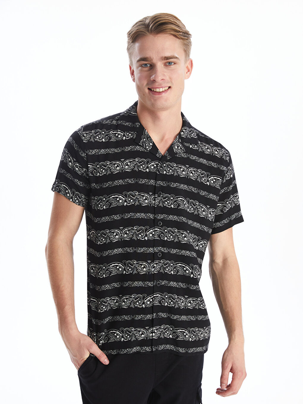 Siyah Regular Fit Kısa Kollu Desenli Erkek Gömlek