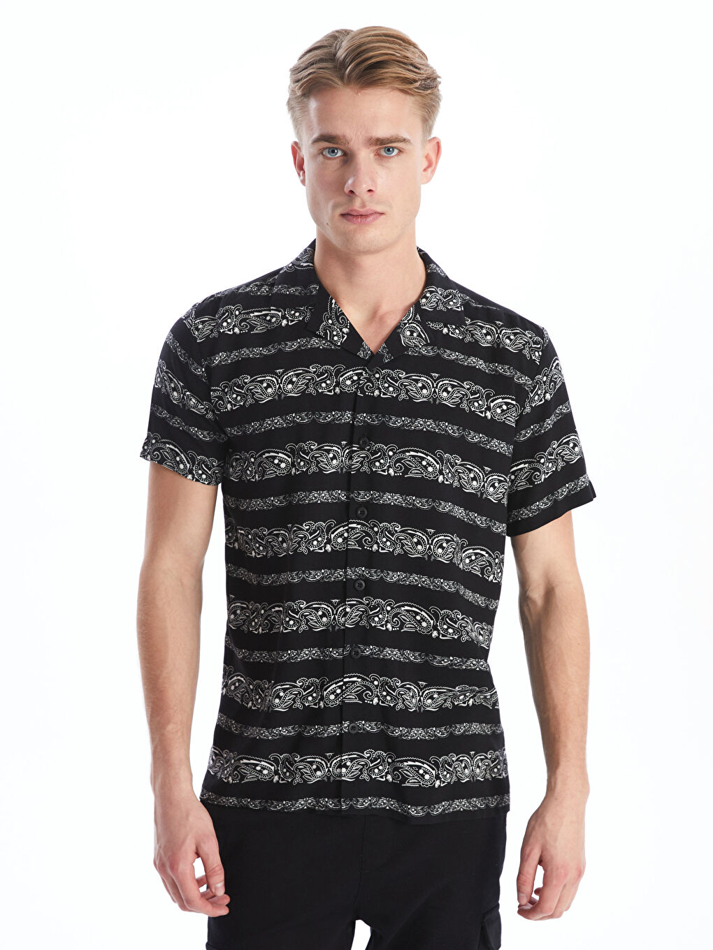 Siyah Regular Fit Kısa Kollu Desenli Erkek Gömlek-1
