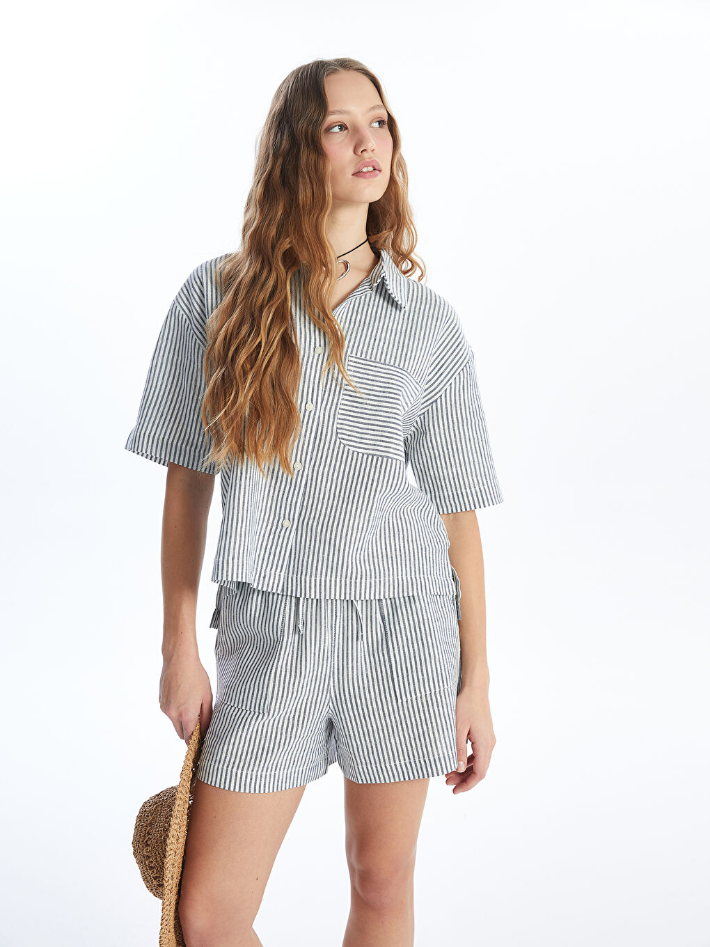 Shorts pour Femmes en Mélange de Lin Rayé à Taille Élastiquée-1