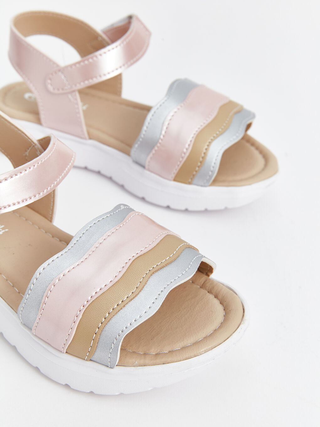 صنادل البنات ذات الأشرطة المتقاطعة-2