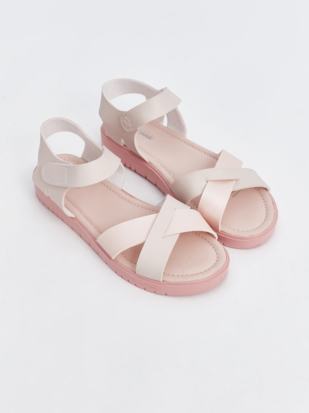 صنادل بناتي بشرائط متقاطعة