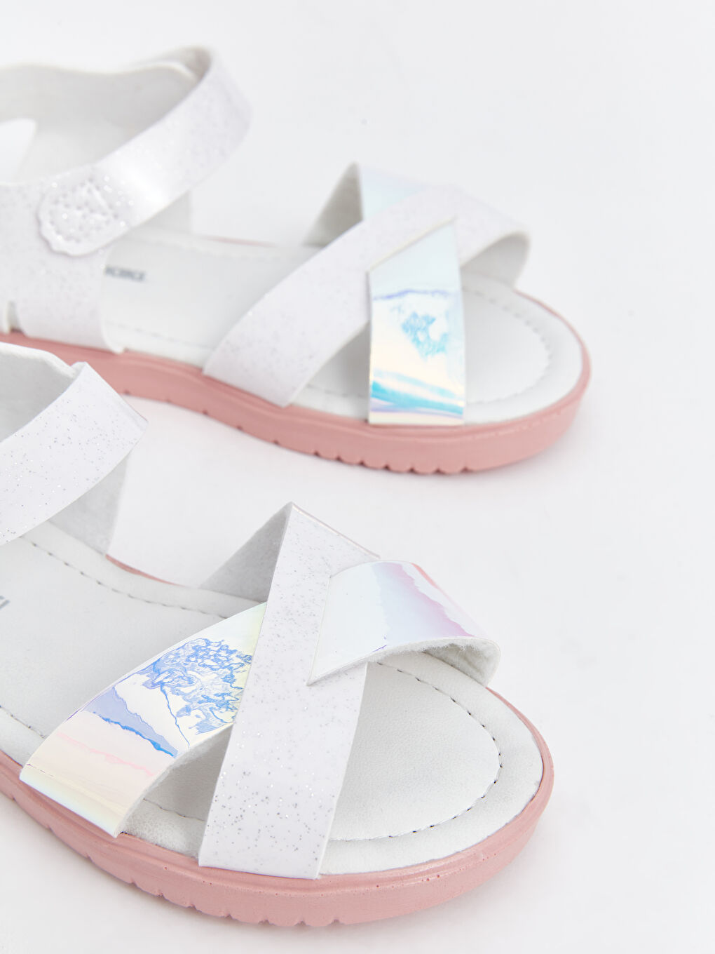 صنادل بناتي رُضّع بحزام متقاطع-2