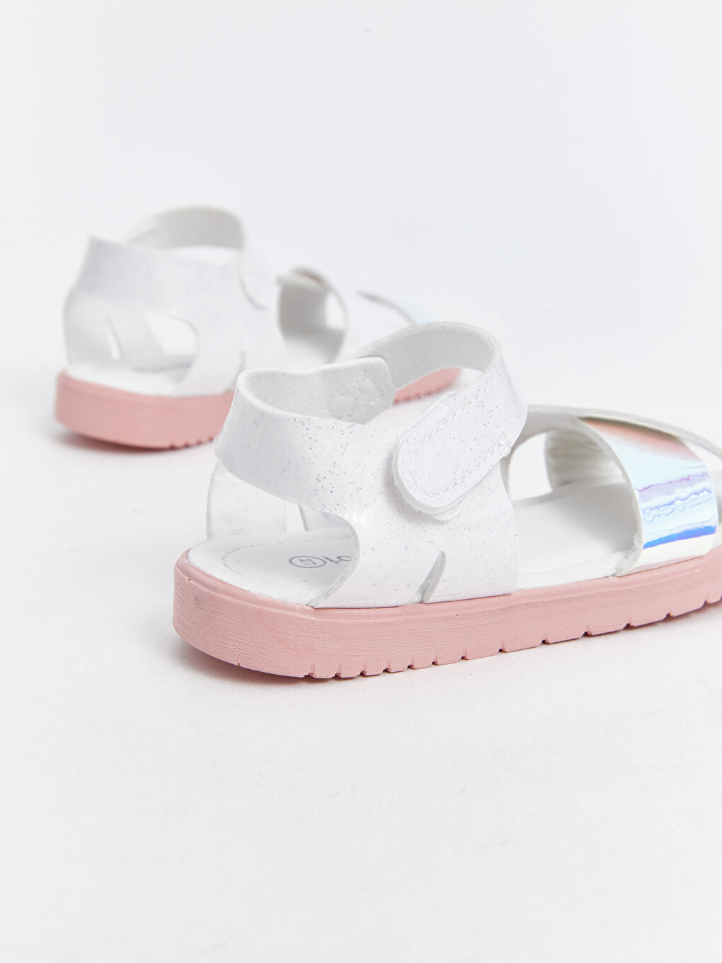 صنادل بناتي رُضّع بحزام متقاطع-4