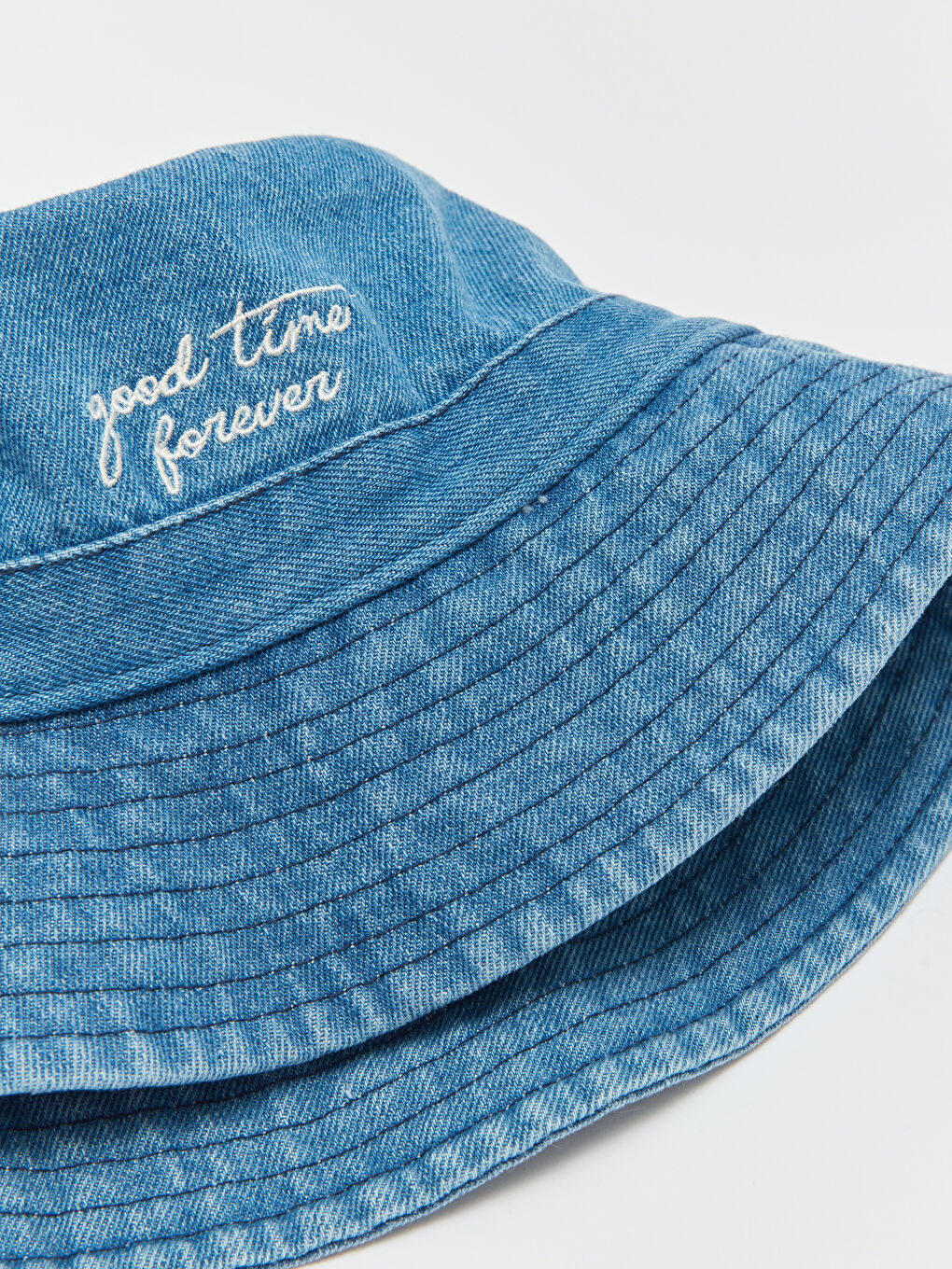 Chapeau Bob Pour Femmes Brodée De Texte-1