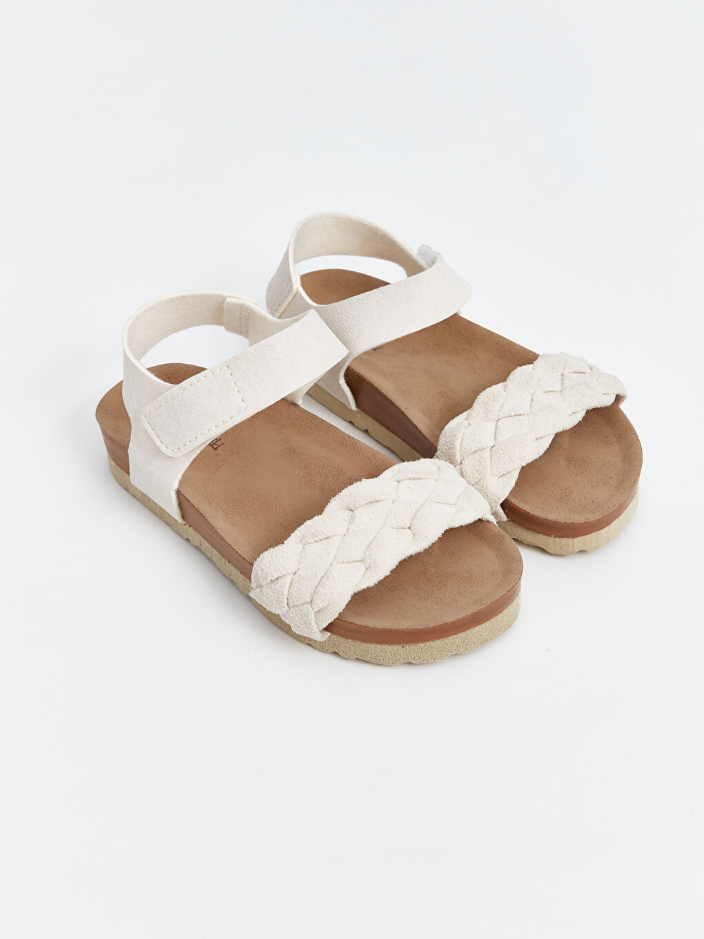 صنادل للبنات منقوشة بكشكشة