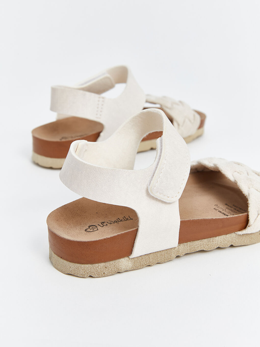 صنادل للبنات منقوشة بكشكشة-4