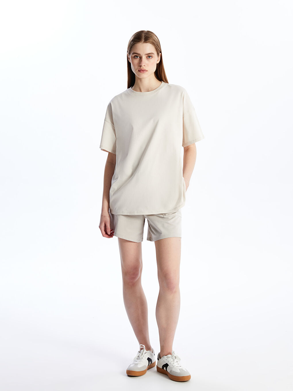 Gri Kadın Beli Lastikli Düz Şort