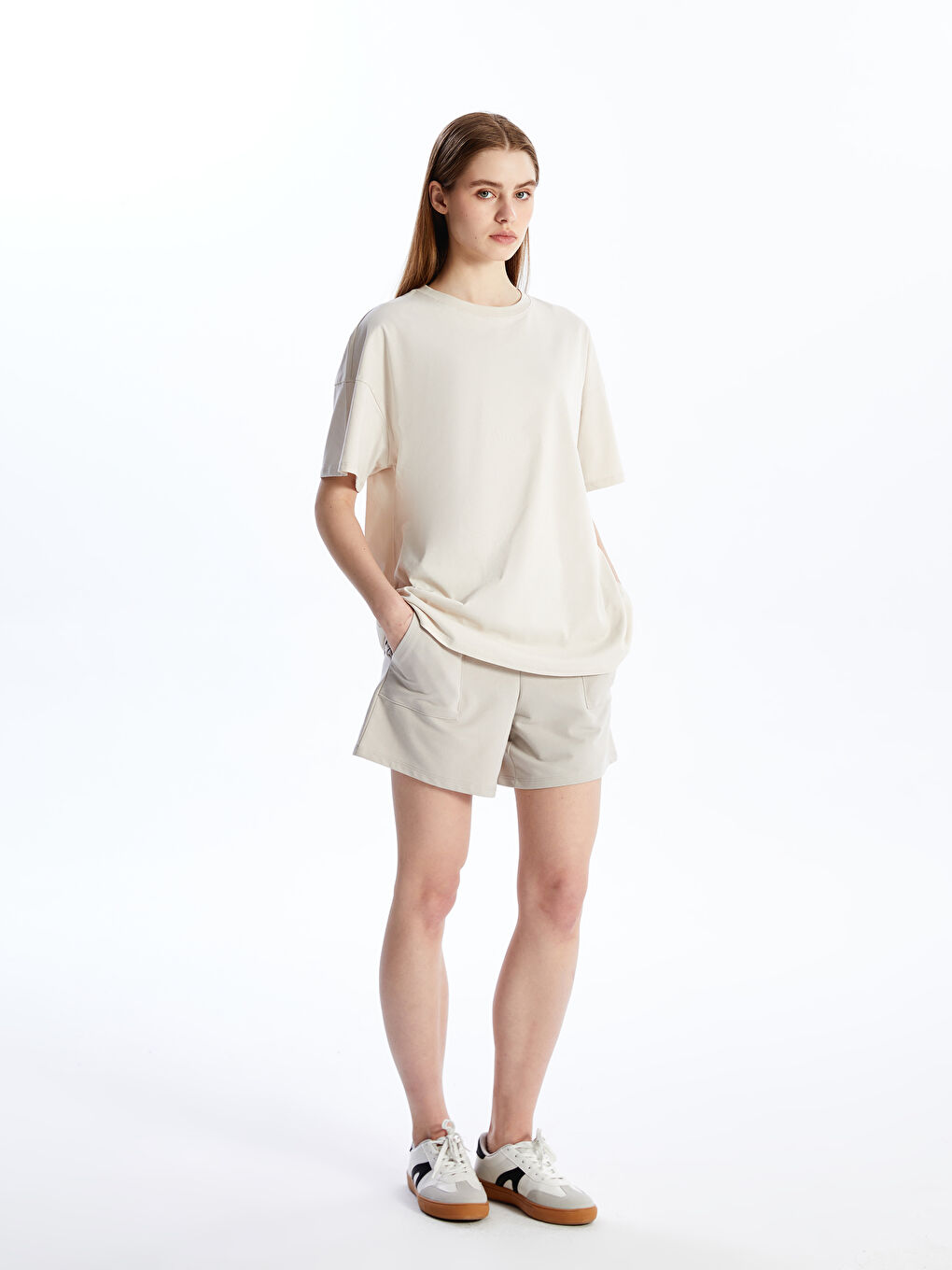 Gri Kadın Beli Lastikli Düz Şort-1