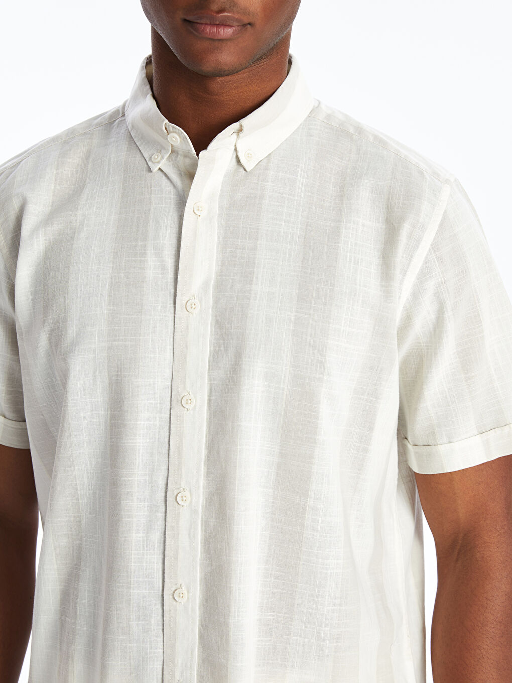 Рубашка мужская из поплина в полоску стандартного кроя с короткими рукавами-3