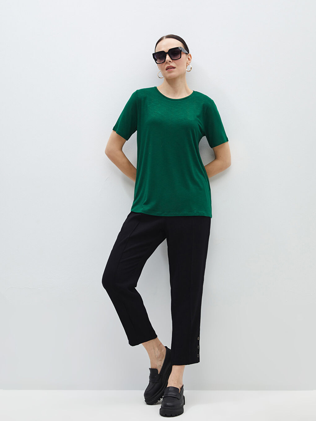 Siyah Kadın Beli Lastikli Havuç Kesim Düz Pantolon-1