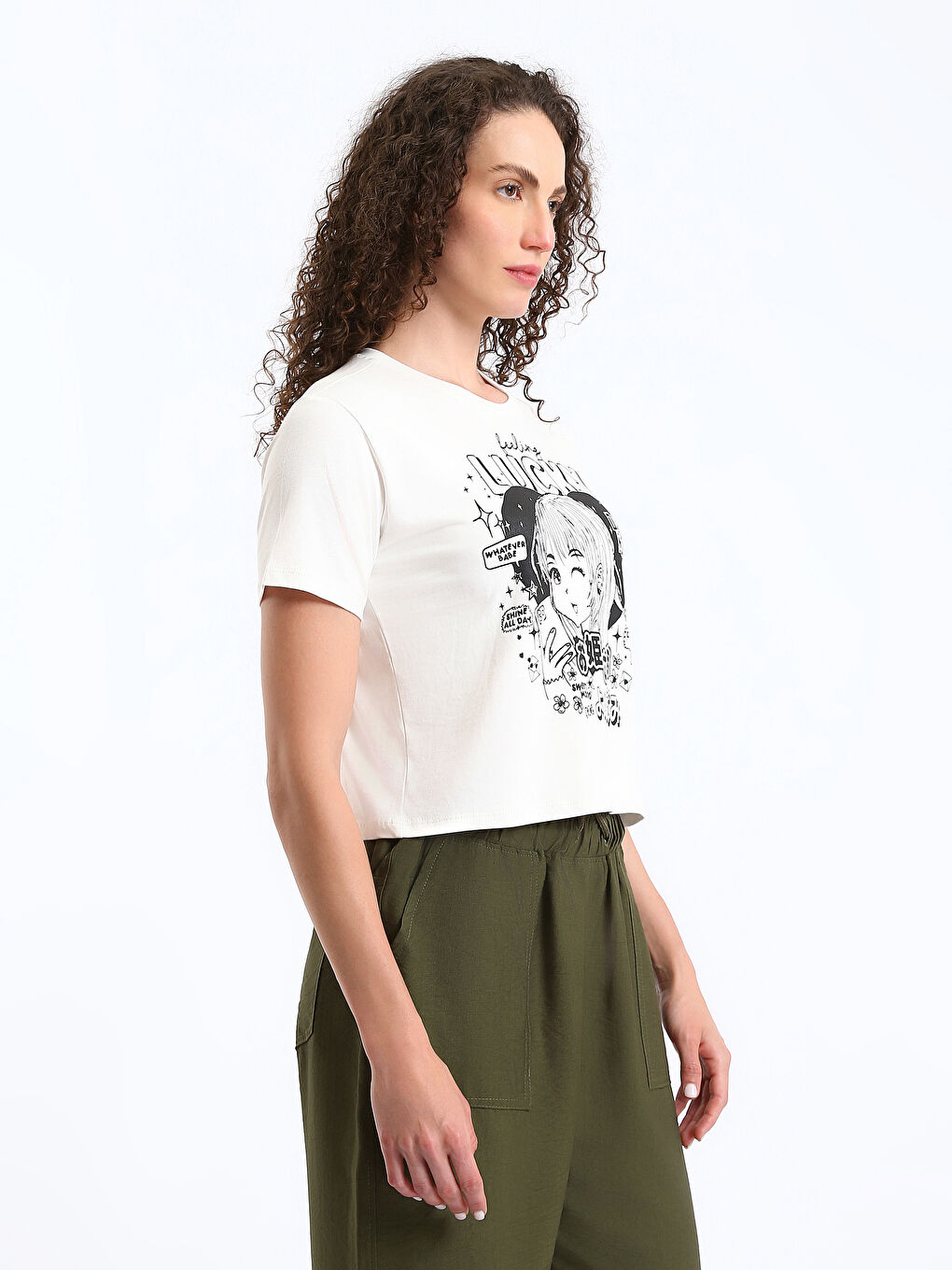 توب قصير مطبوع بياقة دائرية وكم قصير للسيدات-6