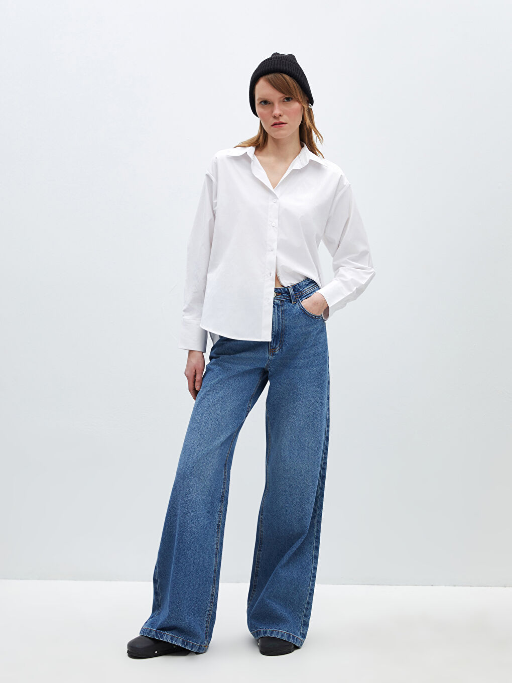 Женские широкие джинсы