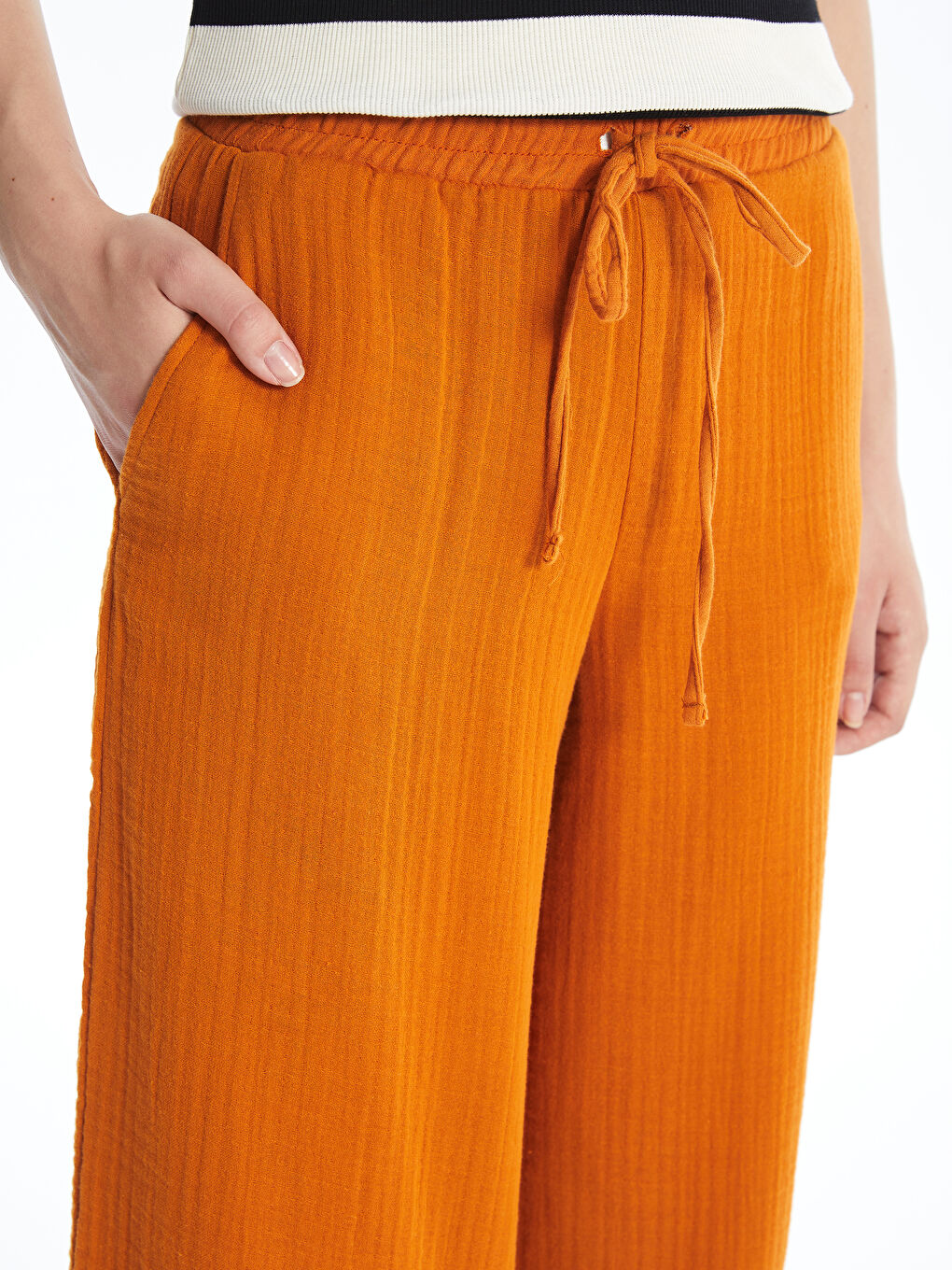 Pantalon pour Femmes en Mousseline à Taille Élastiquée et Coupe Ample-2