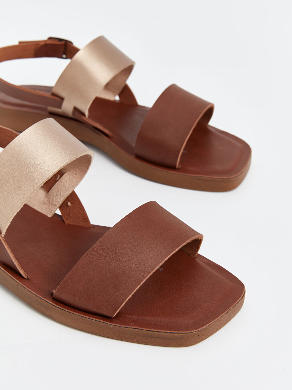 LC WAIKIKI Kahverengi Çift Bantlı Kadın Sandalet - 2