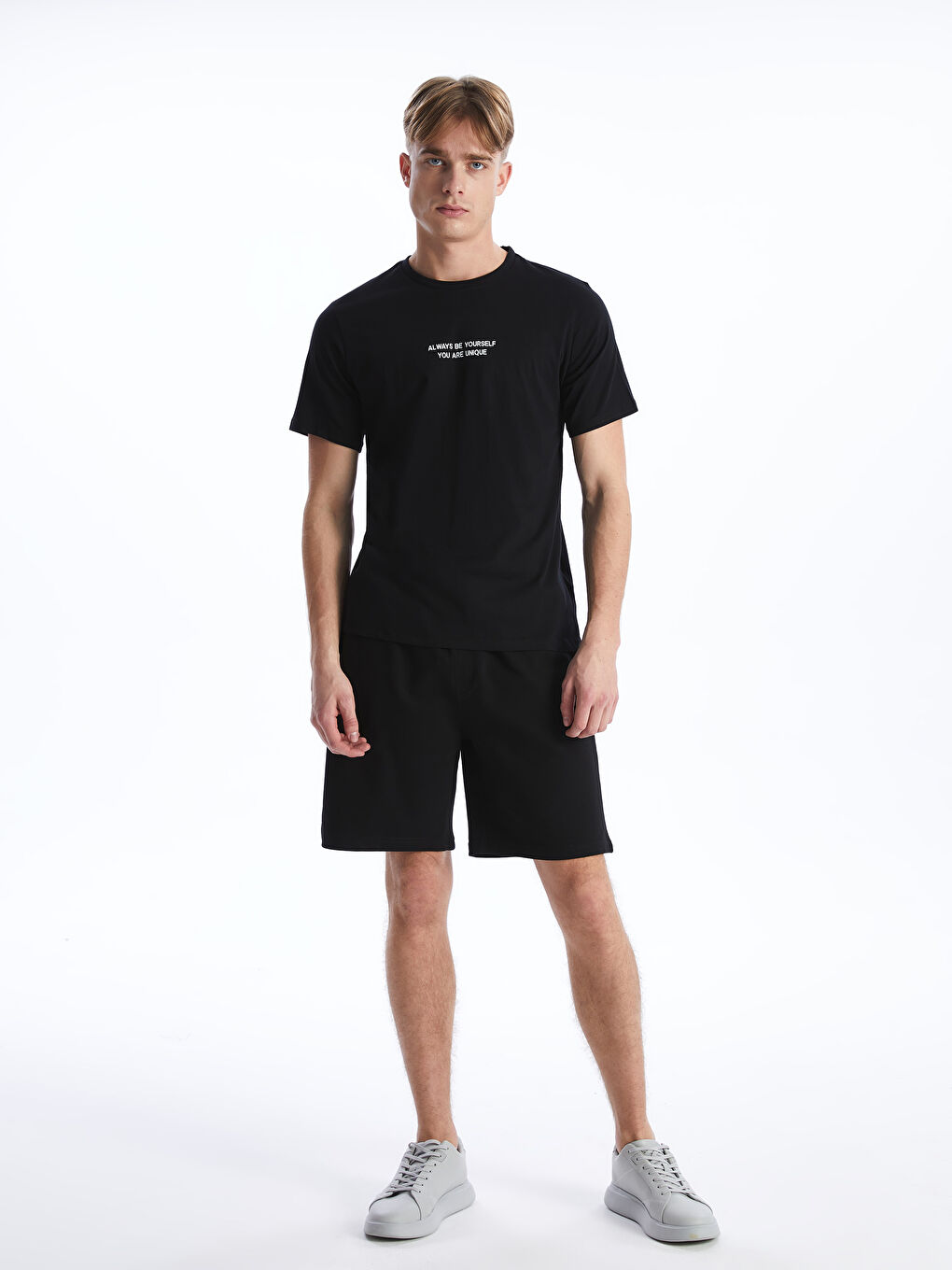 Siyah Bisiklet Yaka Kısa Kollu Baskılı Penye Erkek Tişört-2