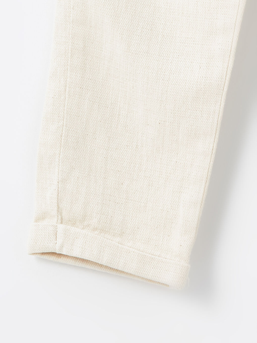 Beyaz Hakim Yaka Uzun Kollu Erkek Bebek Gömlek ve Pantolon 2'li Takım-5