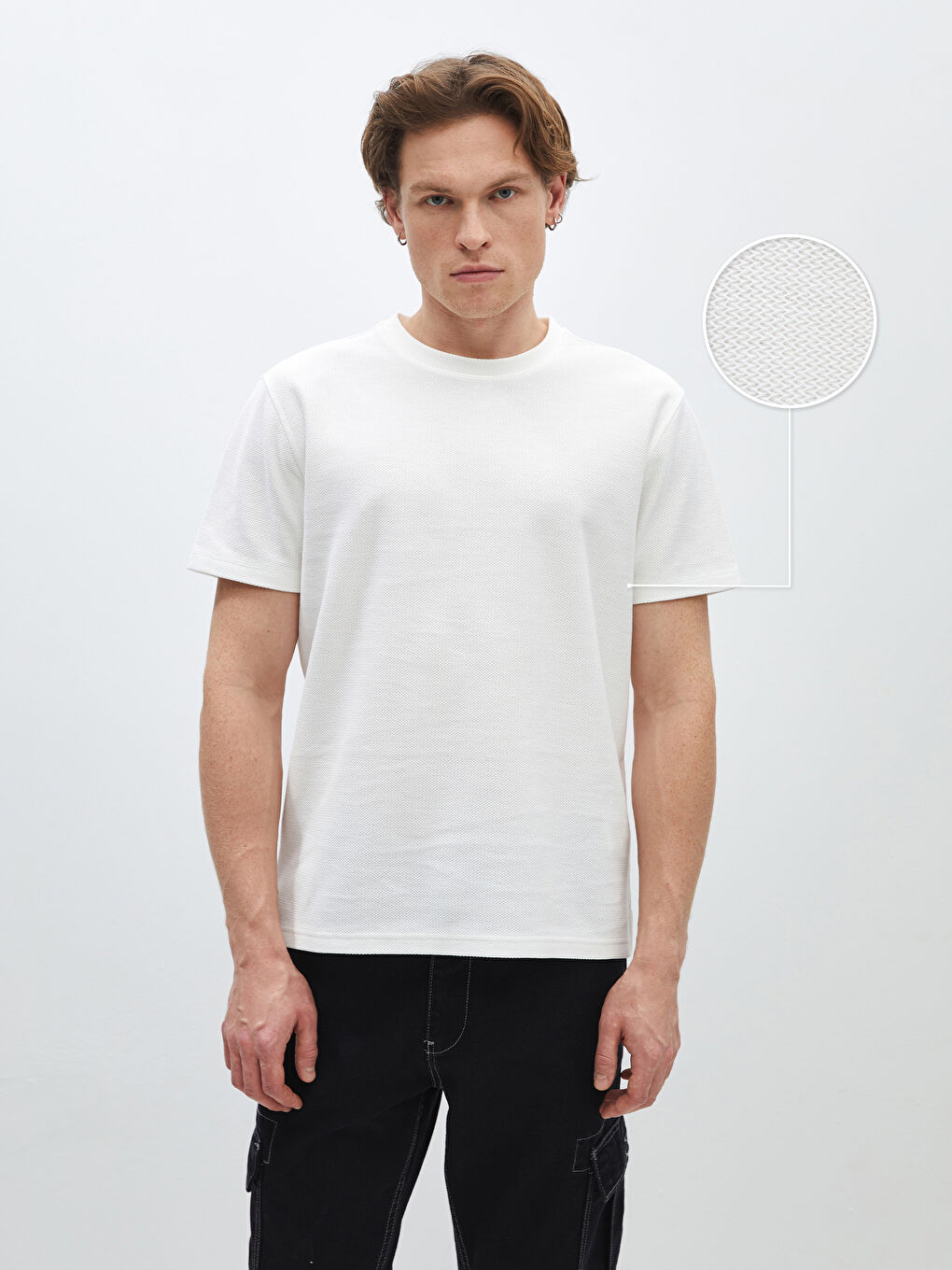 Ekru Bisiklet Yaka Kısa Kollu Erkek Dokulu Tişört