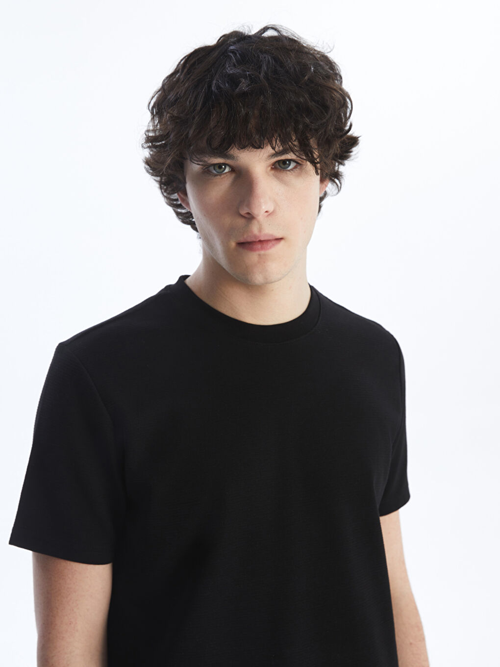 Siyah Bisiklet Yaka Kısa Kollu Erkek Tişört-1