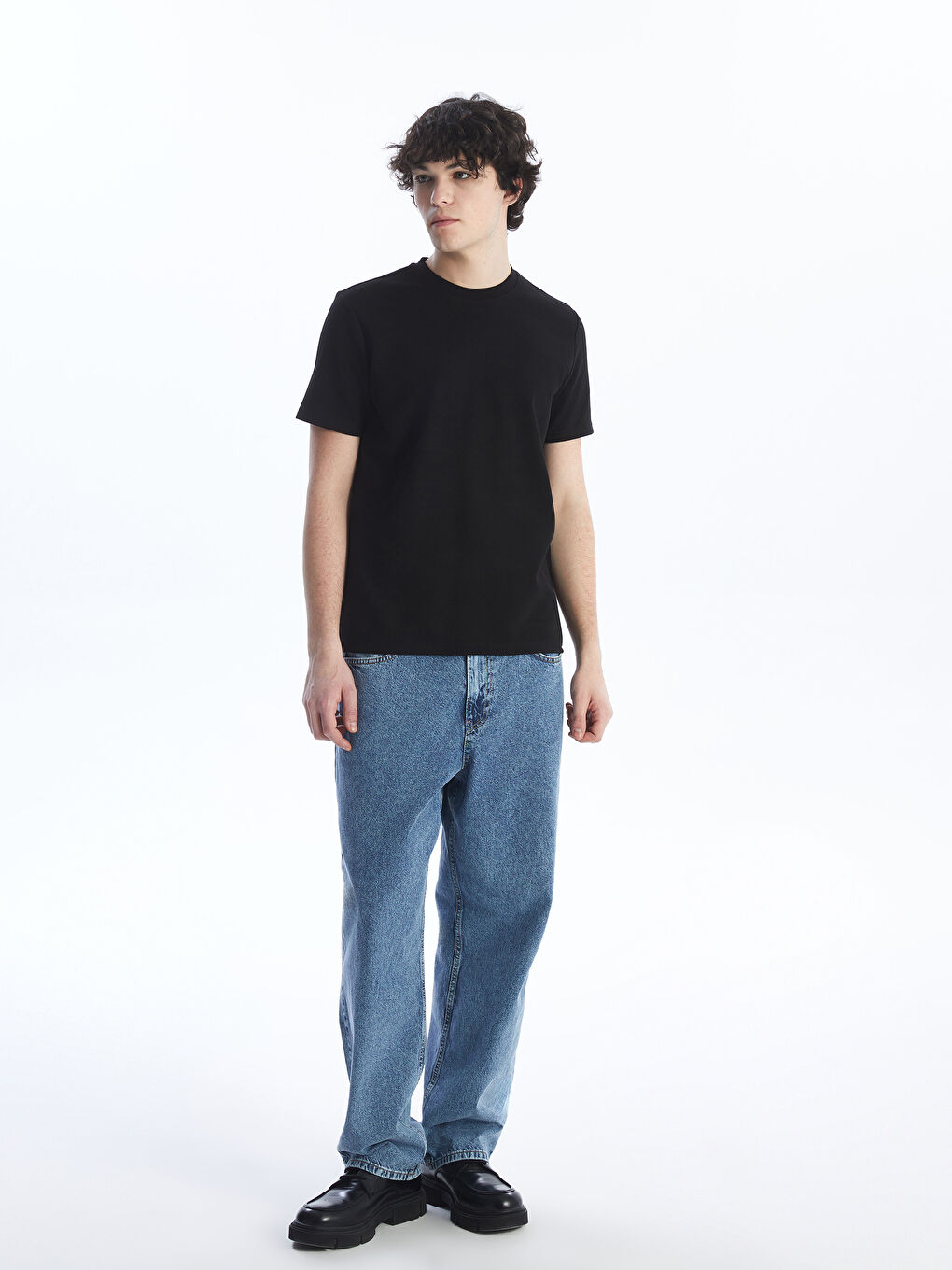 Siyah Bisiklet Yaka Kısa Kollu Erkek Tişört-2