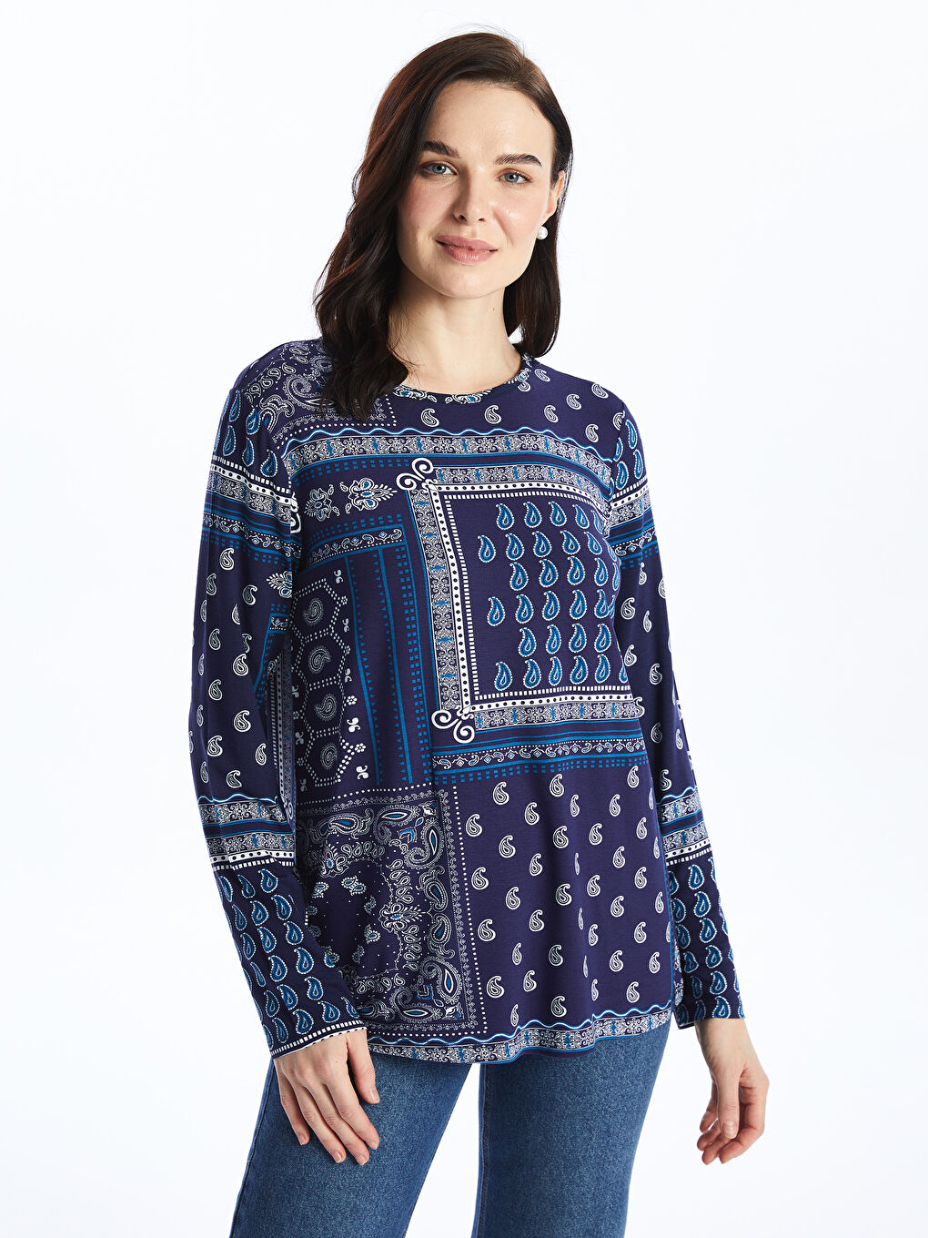 تي شيرت نساء كم طويل منقوش بكول مدور-1