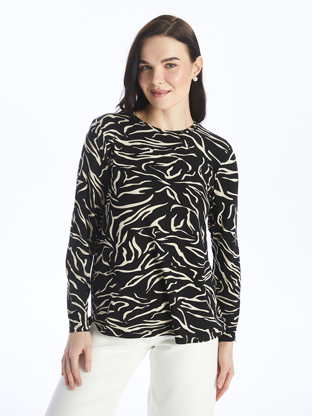 تيشيرت كم طويل منقوش بياقة دائرية للسيدات-1