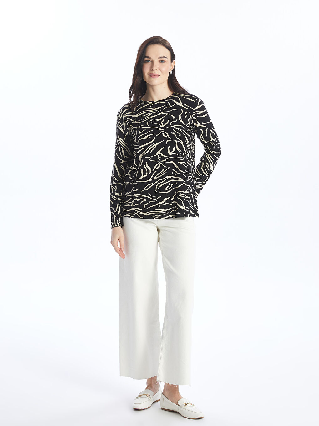 تيشيرت كم طويل منقوش بياقة دائرية للسيدات-2