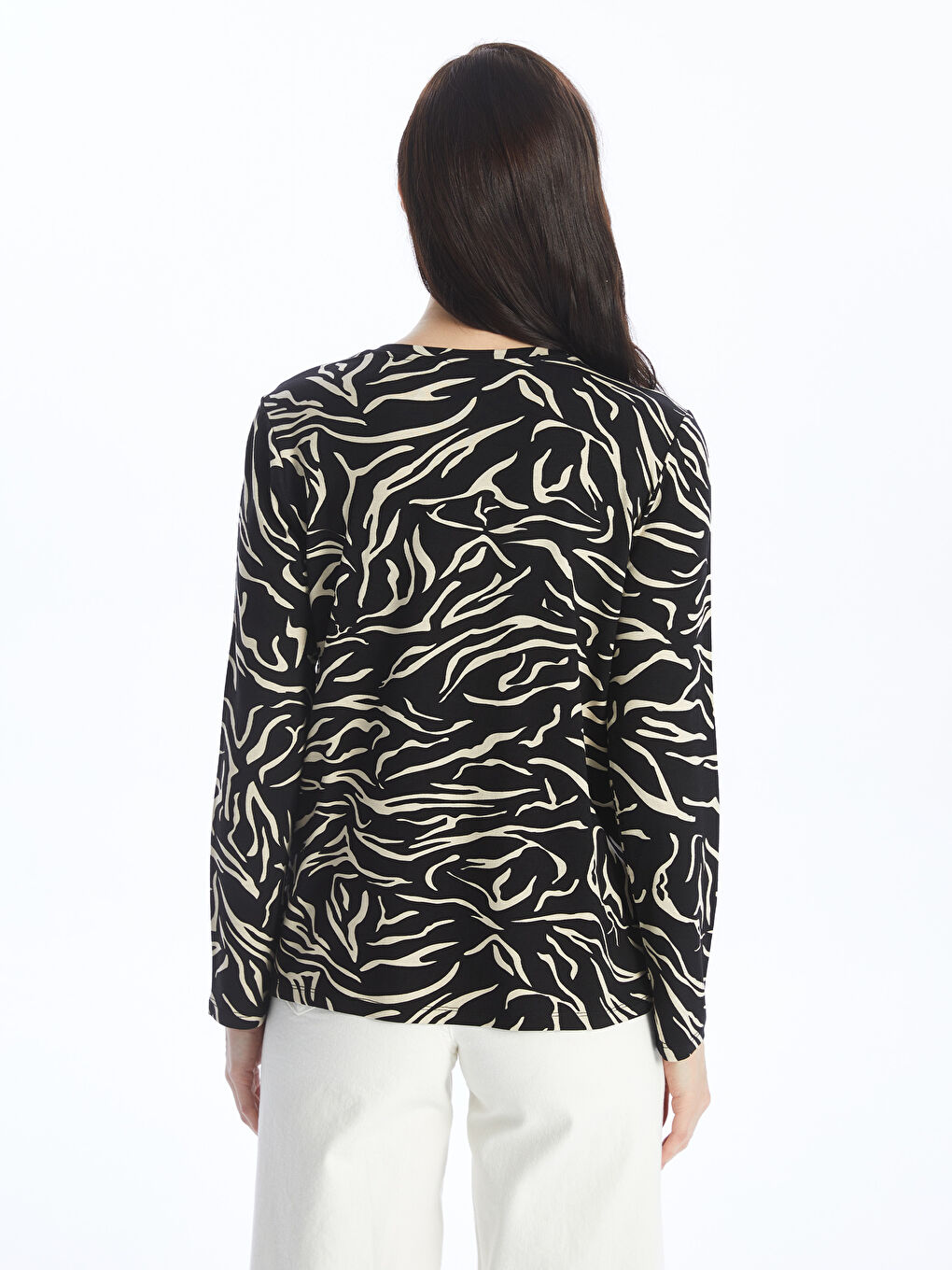 تيشيرت كم طويل منقوش بياقة دائرية للسيدات-4