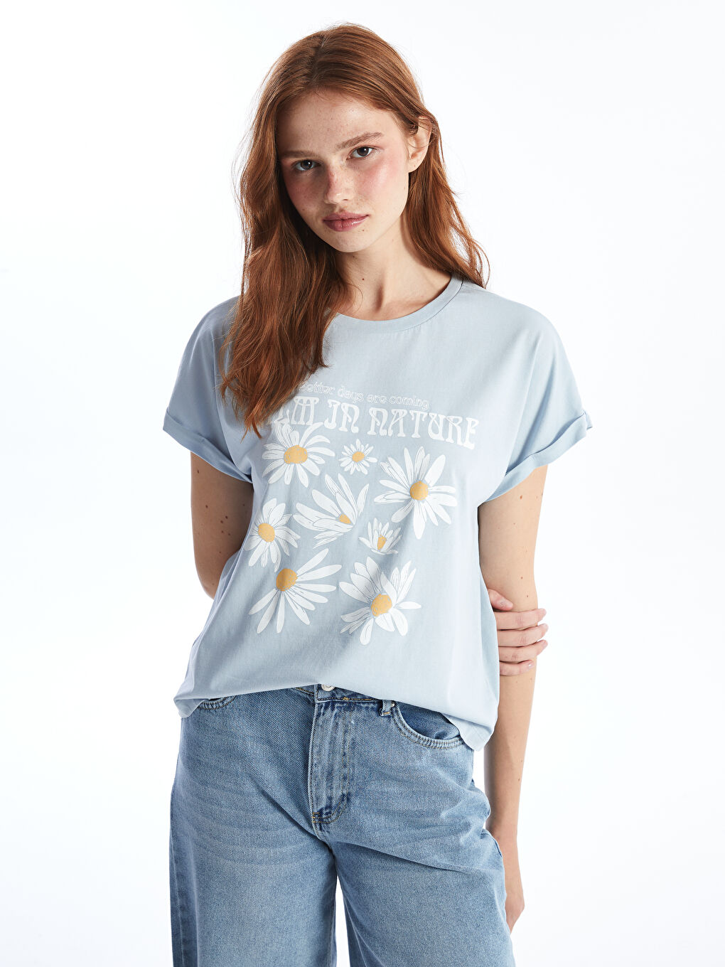 تيشيرت نسائي بياقة دائرية مُزهر