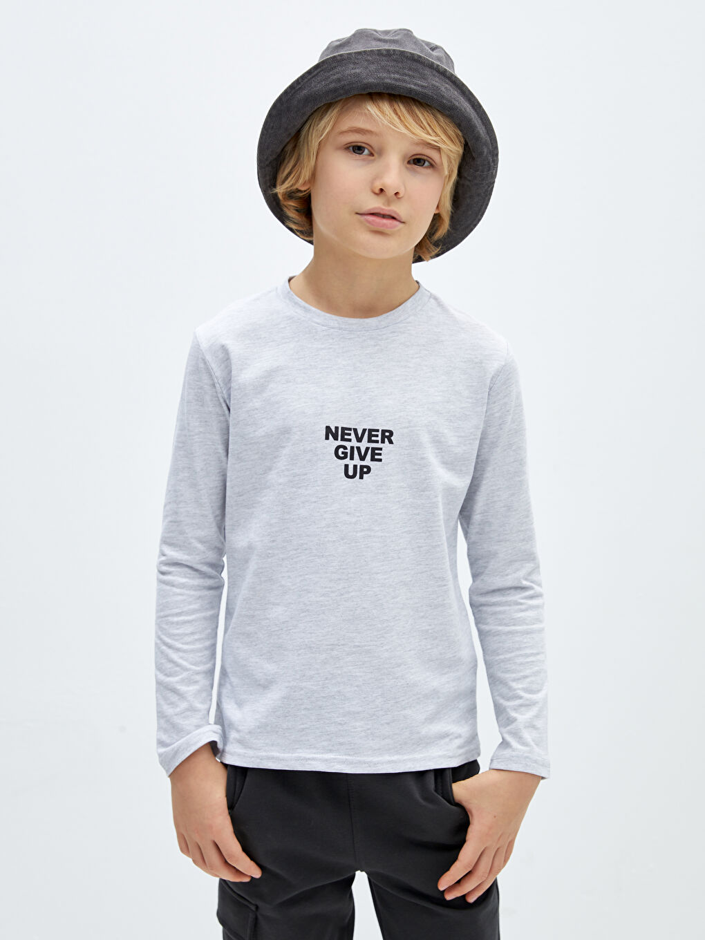 Gri Bisiklet Yaka Tok Kumaş Erkek Çocuk Tişört