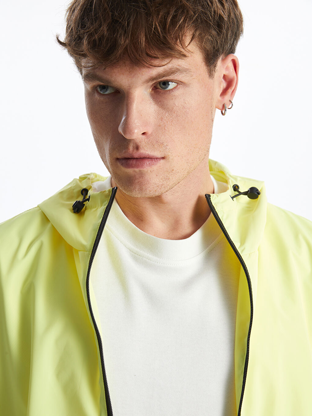 بالطو مطر بفتحة عادية بكابوش للرجال-2