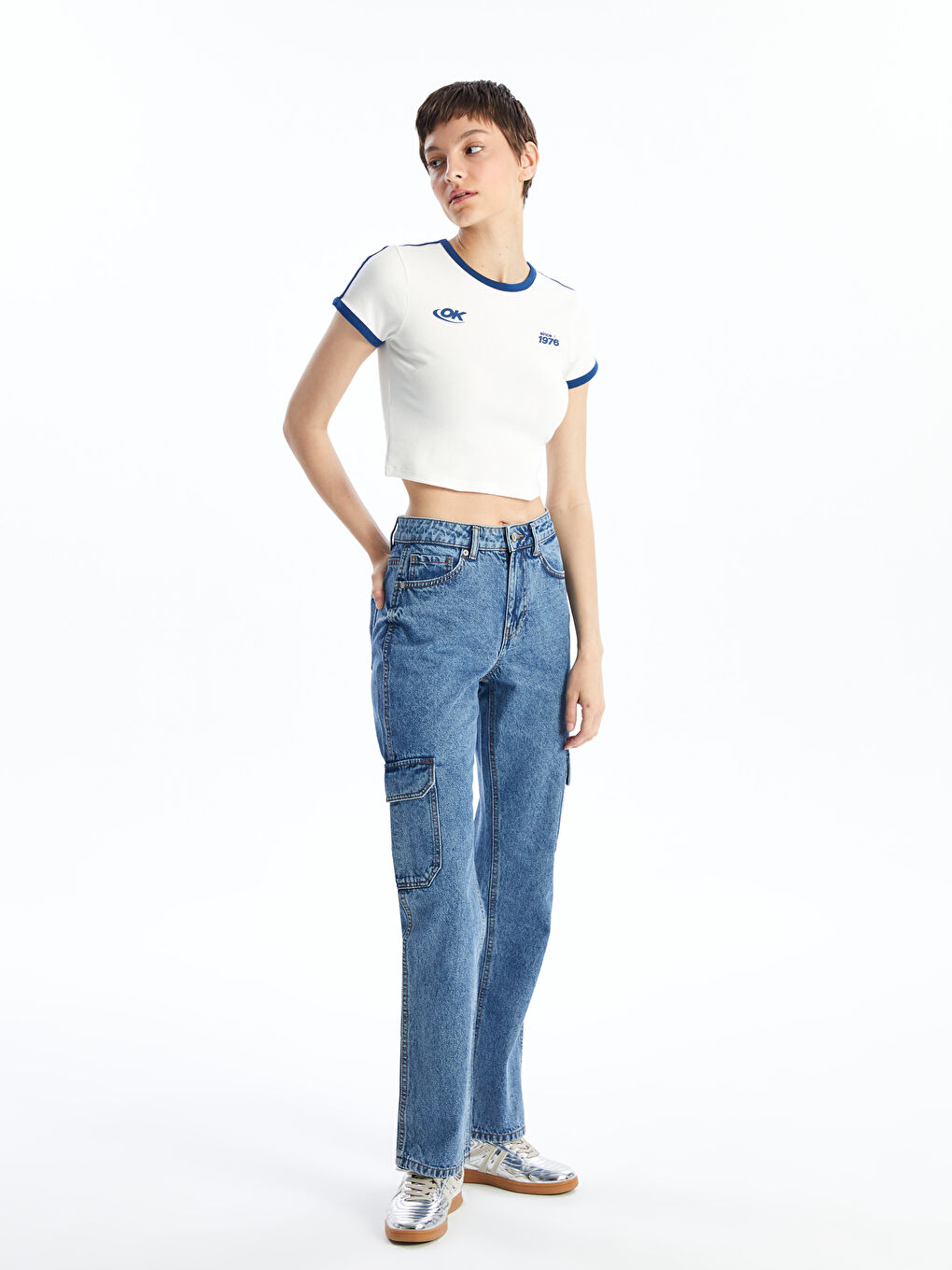 Straight Fit Women's Cargo Jeans-3