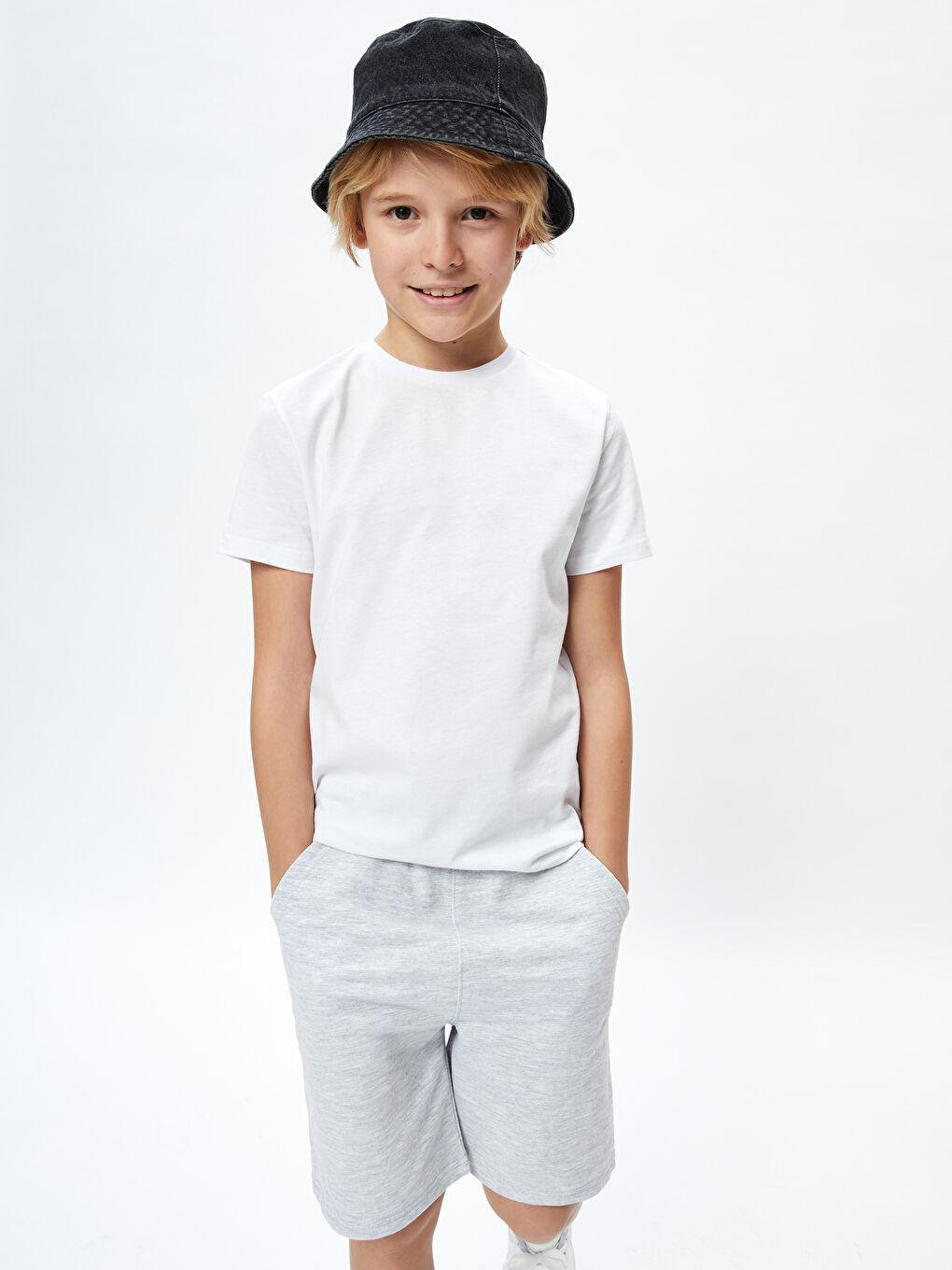 Gri Beli Lastikli Basic Erkek Çocuk Şort