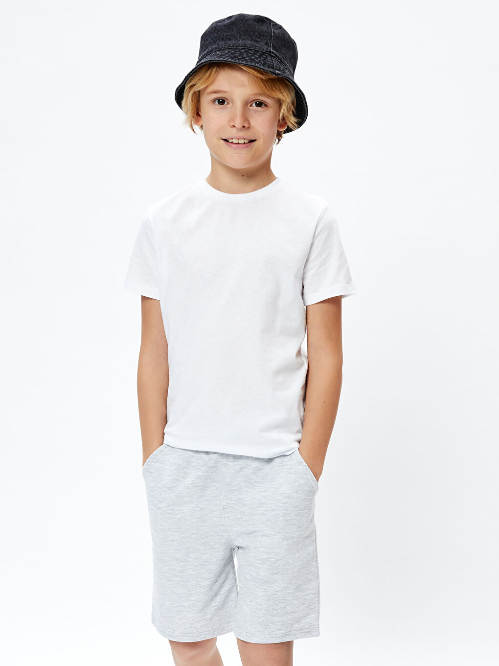 Gri Beli Lastikli Basic Erkek Çocuk Şort-1