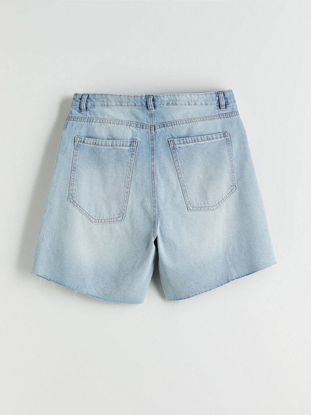 LCW Jeans Ženski teksas šorts Standard Fit sa iscepanim detaljima. -S4HJ63Z8-507