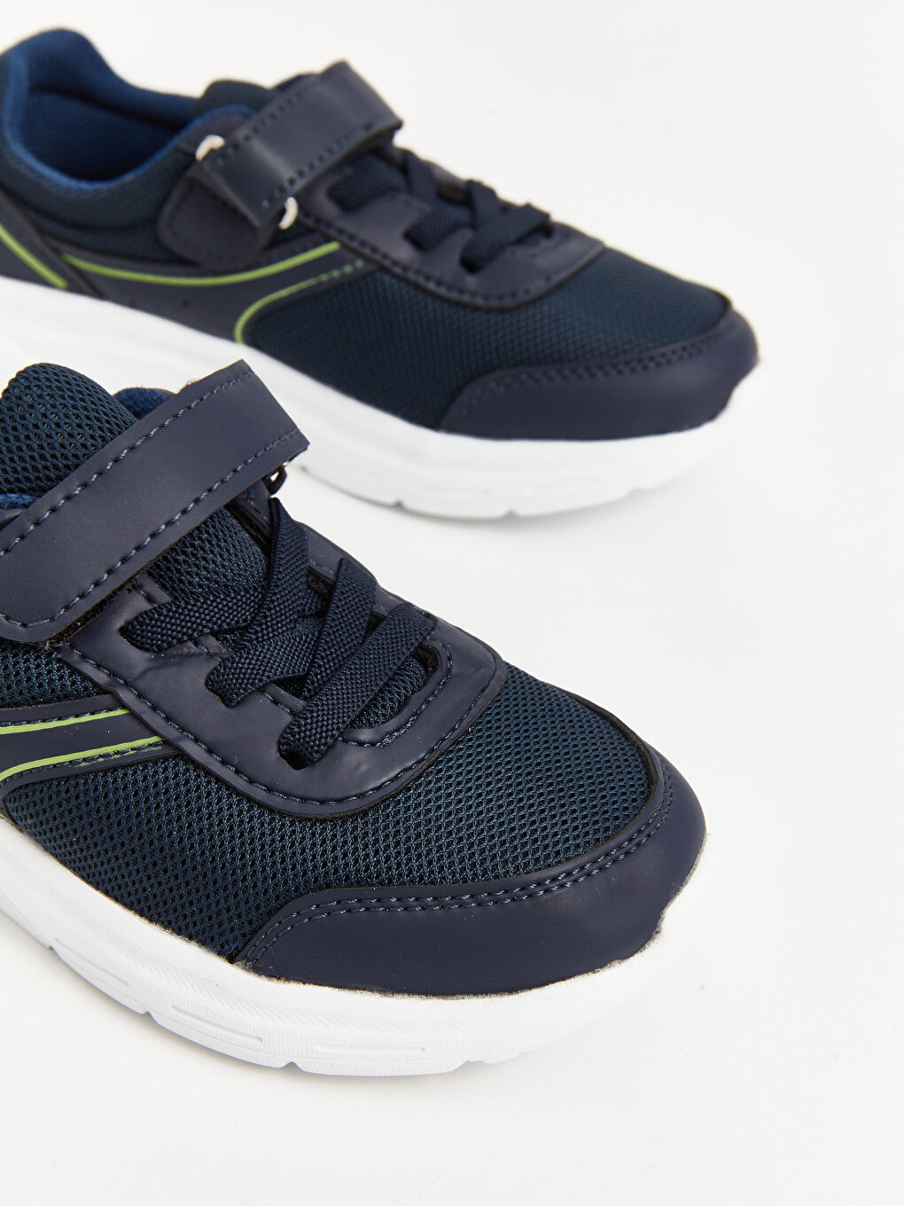 LCW STEPS Laces & Hook-and-Loop Boys' Sneakers -S4HN30Z4-CRP