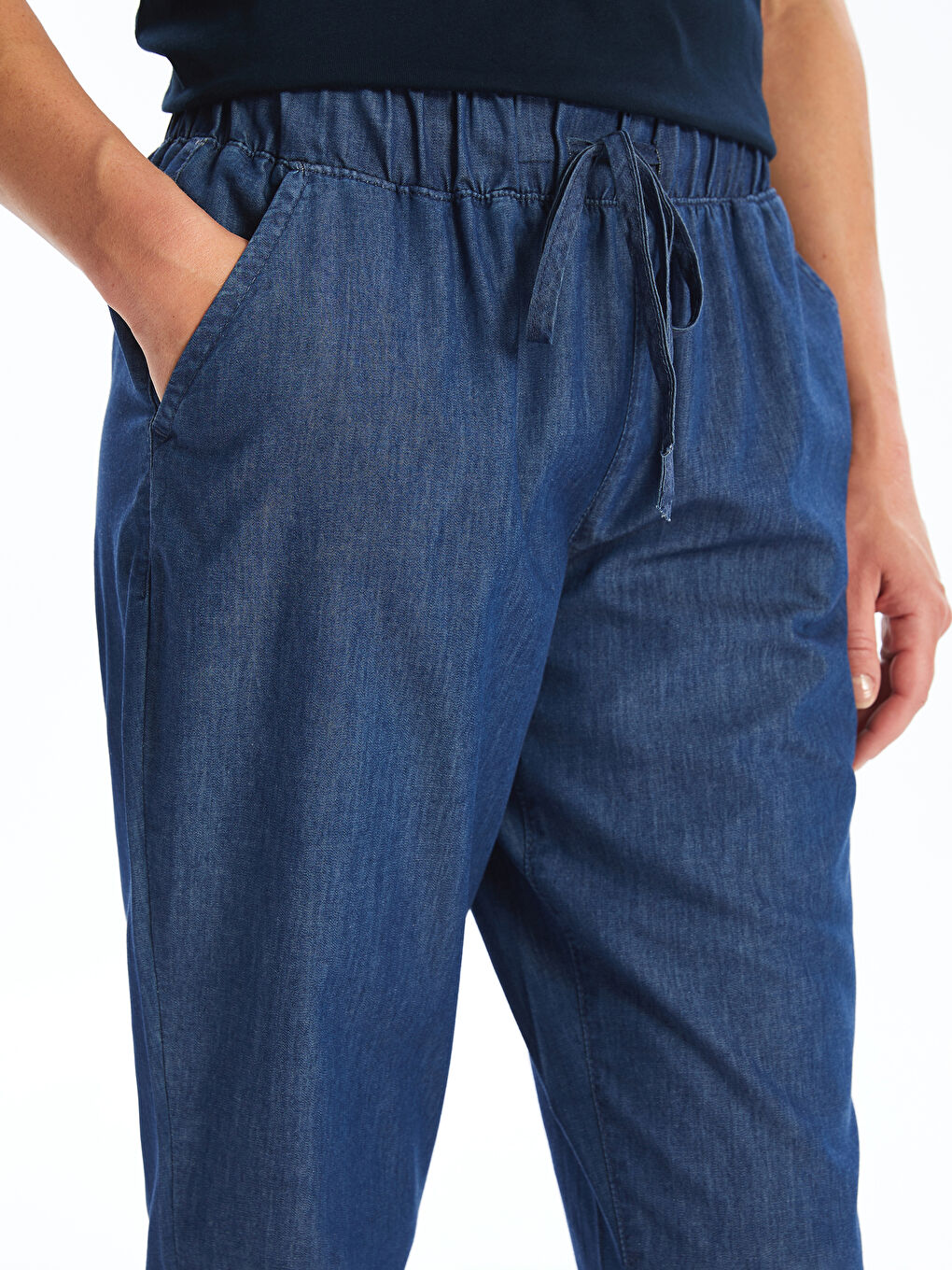 Siyah Beli Lastikli Straight Fit Kadın Jean Pantolon-1