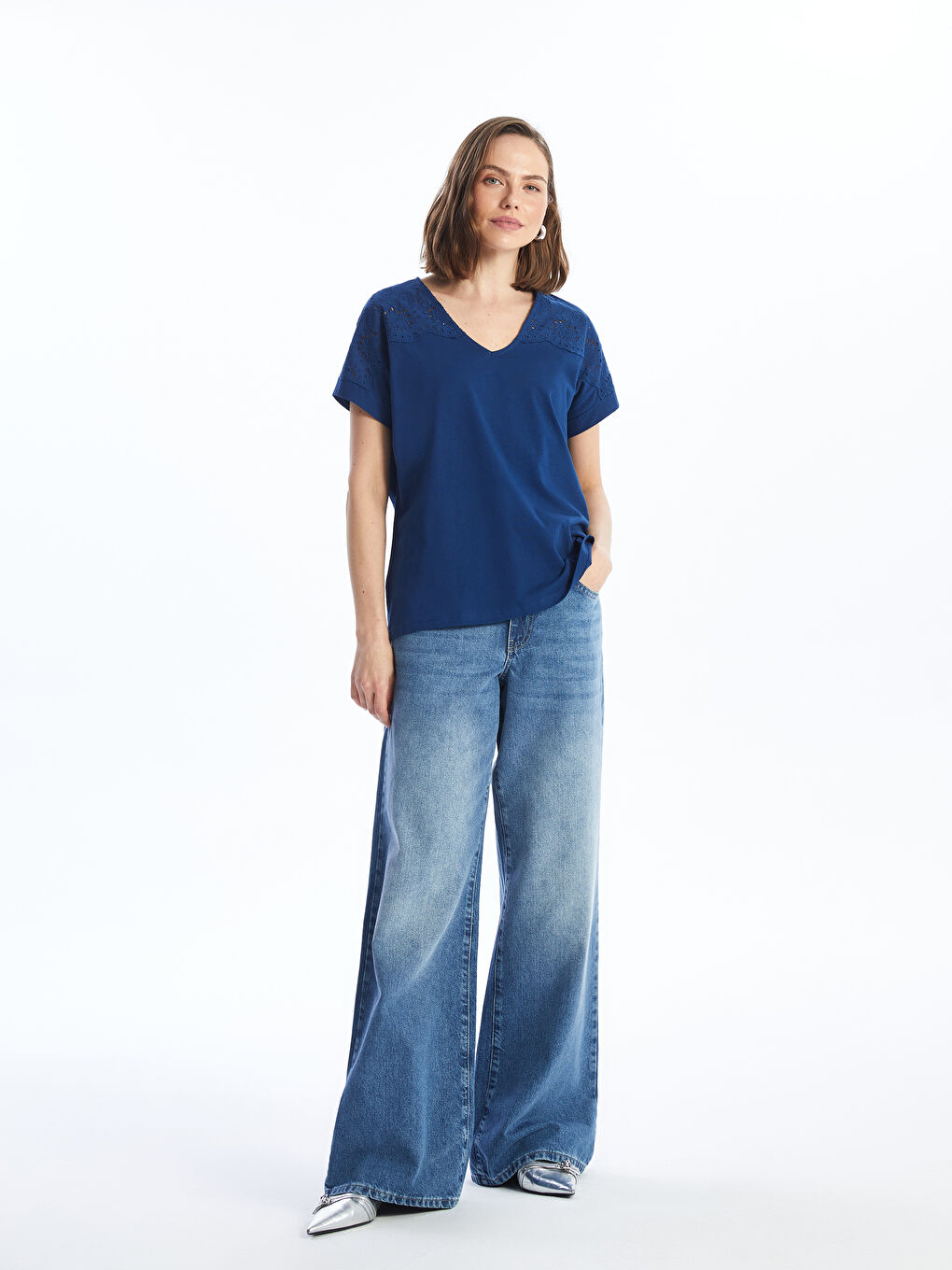 V Neck Embroidered Short Sleeve Women's T-Shirt -S4HQ83Z8-R4E