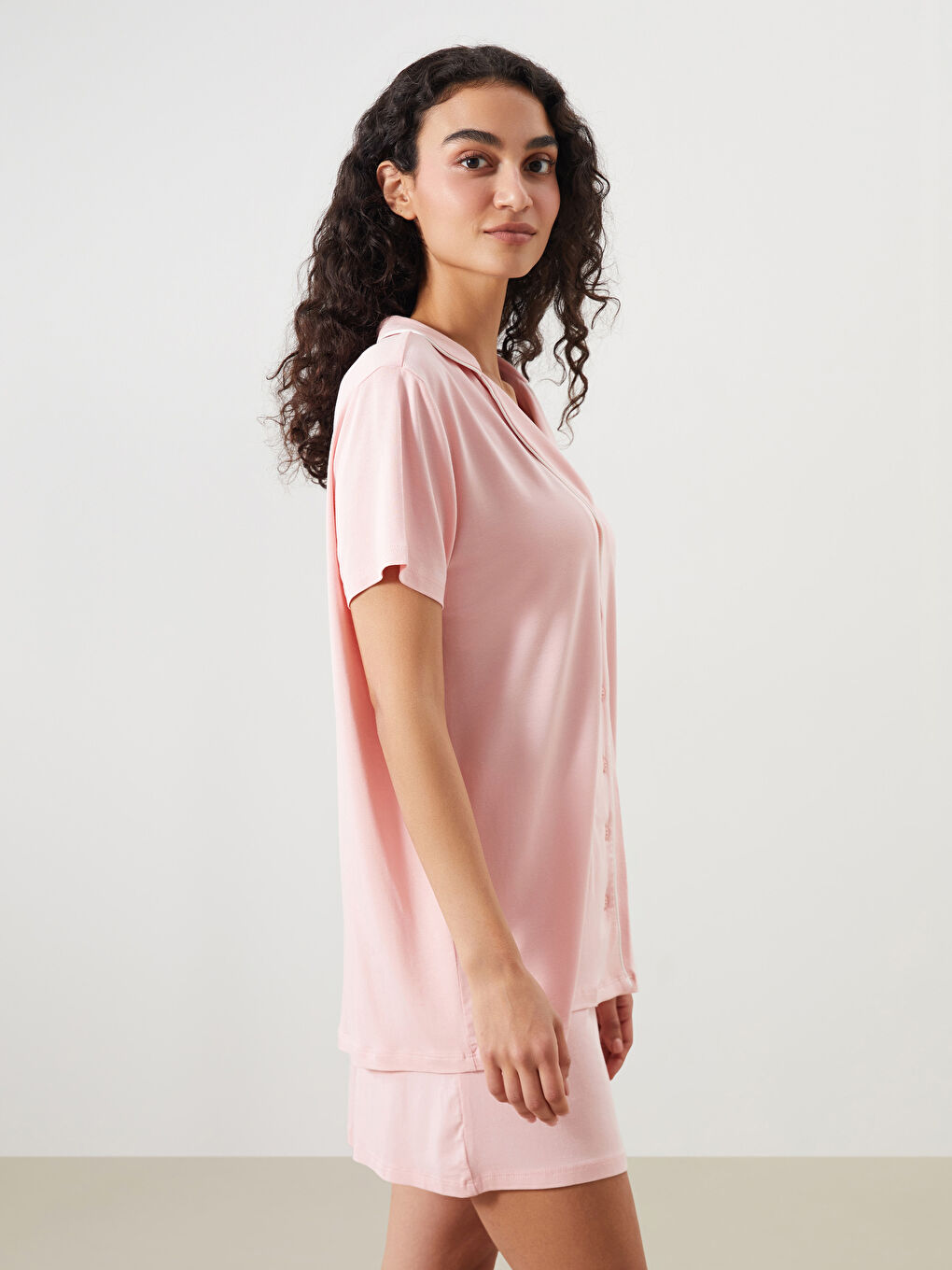 طقم بيجامة قصيرة بياقة بلي كول كم قصير نساء سروال قصير-1