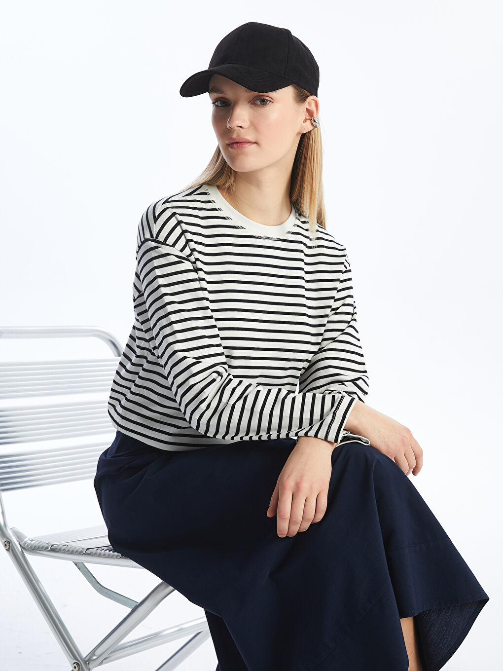 Crew Neck Striped Long Sleeve Women's T-shirt -S4HR77Z8-LEG