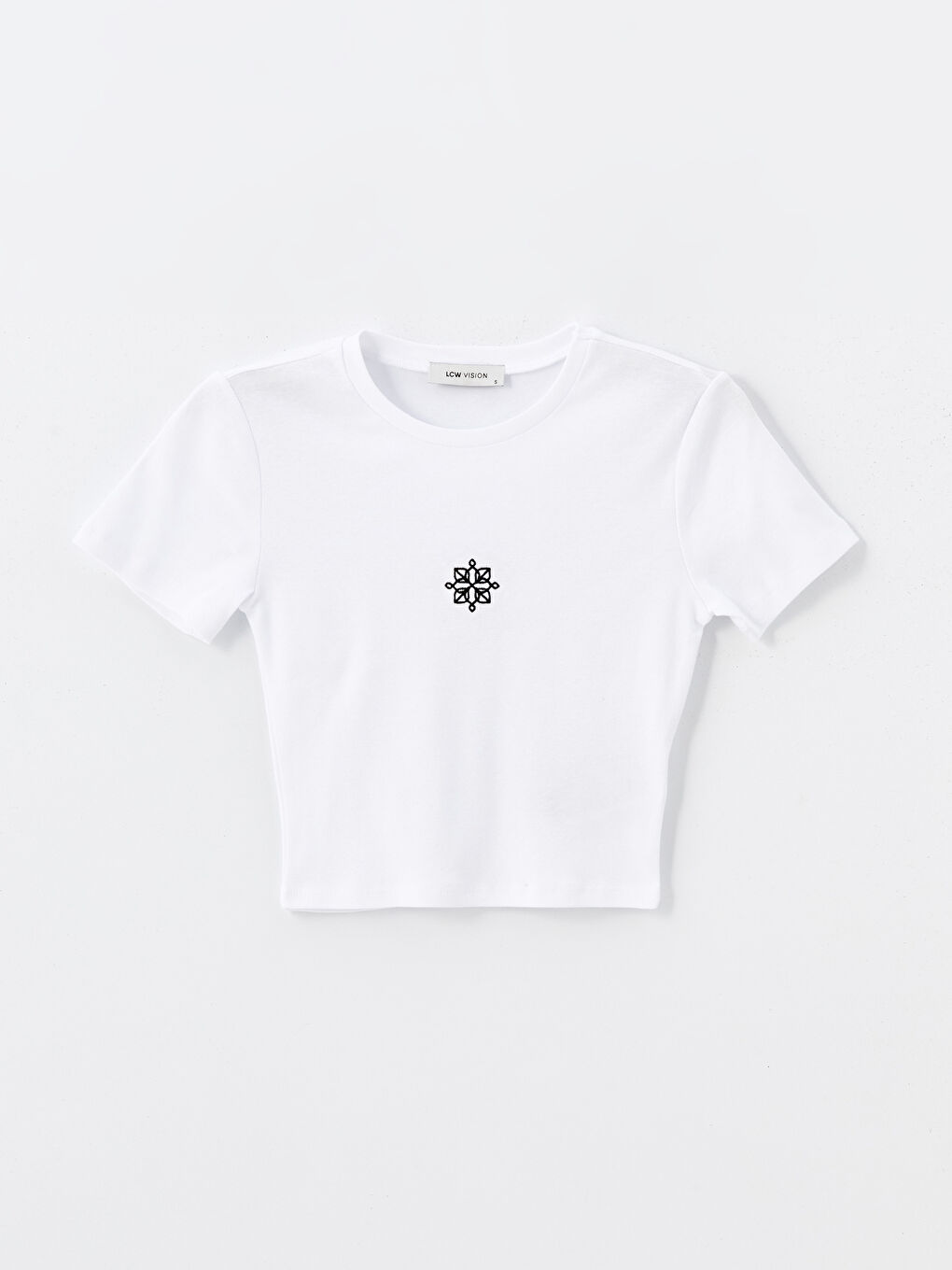 Beyaz Bisiklet Yaka Nakışlı Kısa Kollu Kadın Crop-4