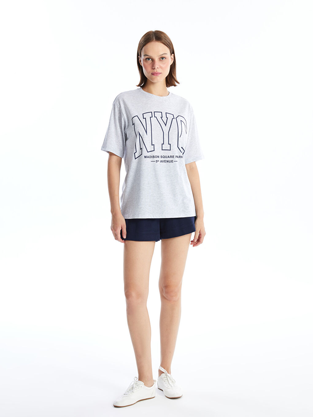 Gri Bisiklet Yaka Baskılı Kısa Kollu Oversize Kadın Tişört-1