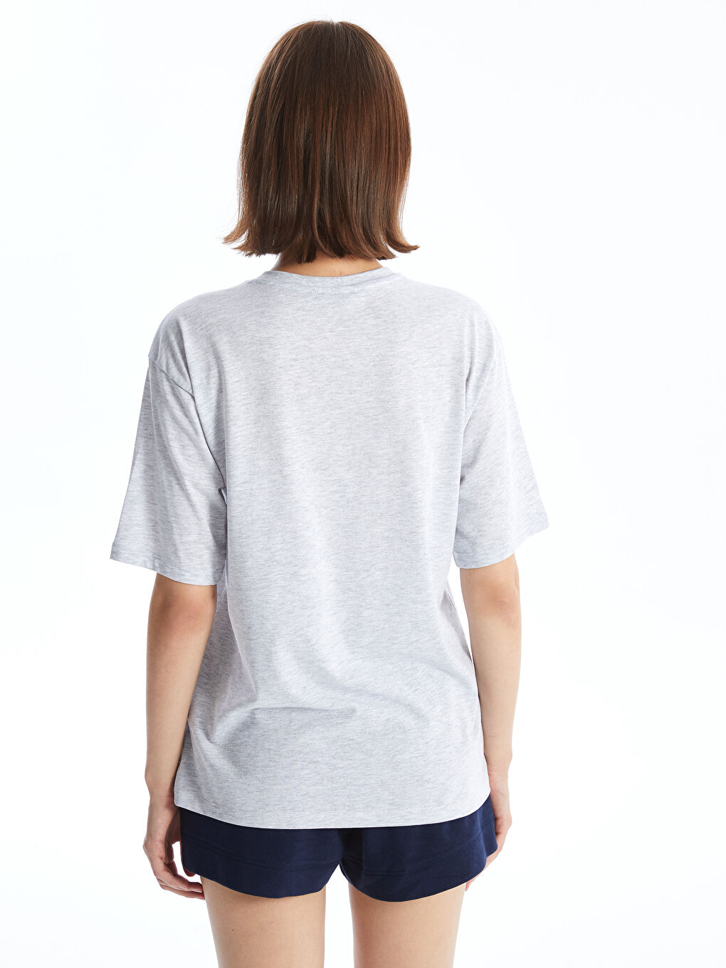 Gri Bisiklet Yaka Baskılı Kısa Kollu Oversize Kadın Tişört-3