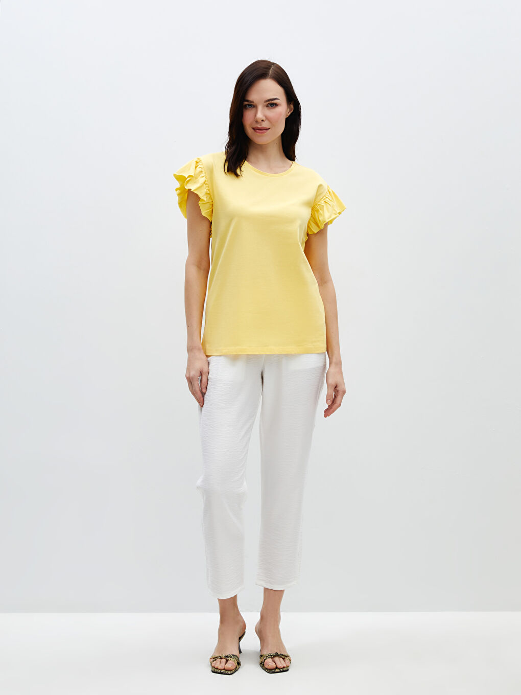 Sarı Bisiklet Yaka Düz Kısa Kollu Kadın Bluz-2