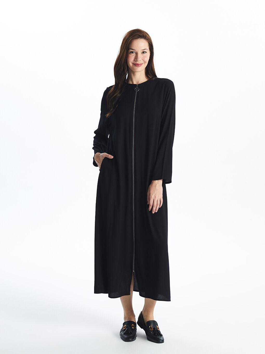 Abaya Unie à Col Rond et Manches Longues pour Femmes-2