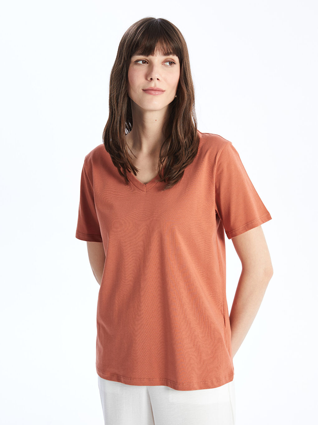 Kahverengi V Yaka Düz Kısa Kollu Kadın Tişört