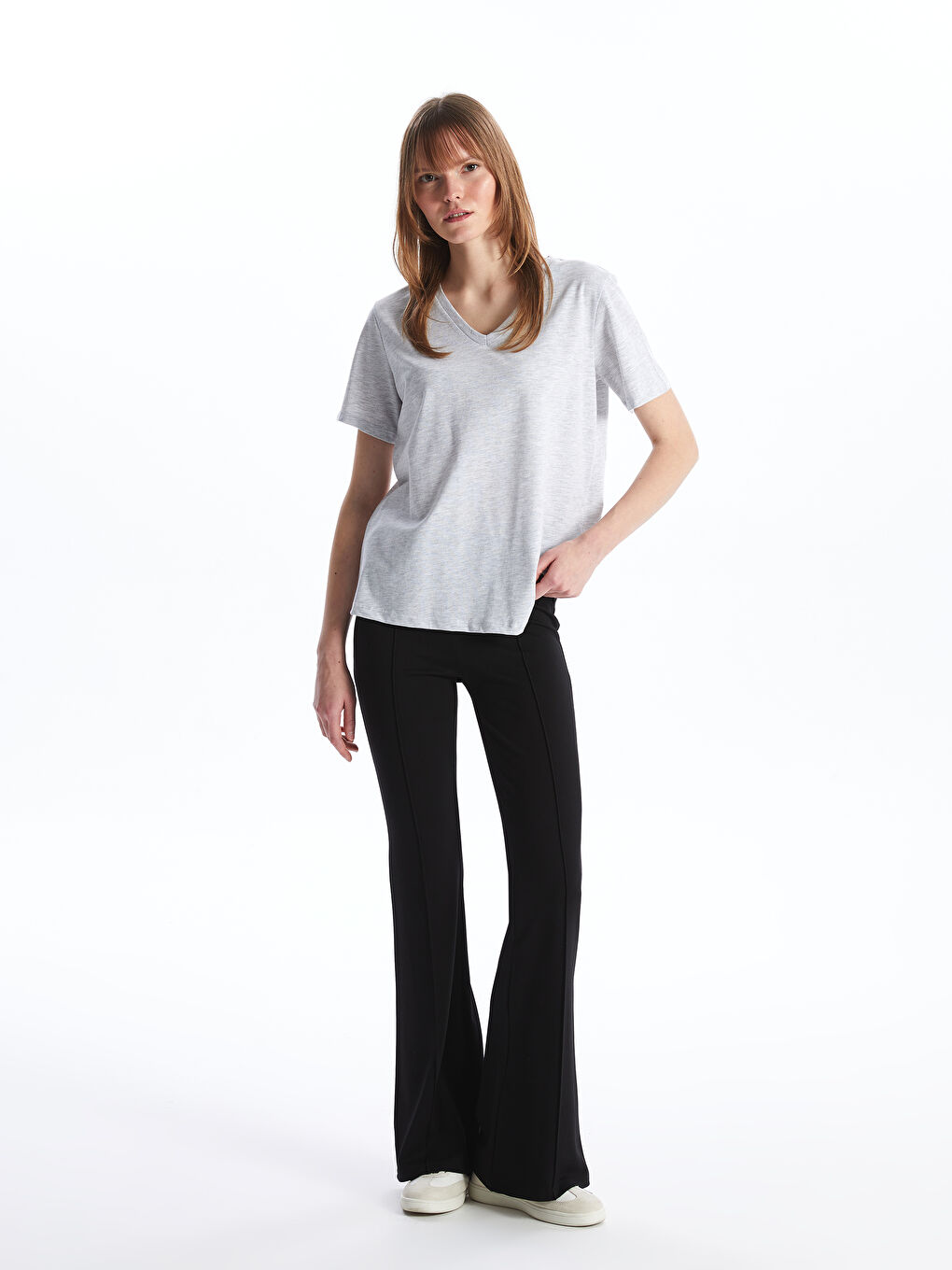 Gri V Yaka Düz Kısa Kollu Kadın Tişört-2