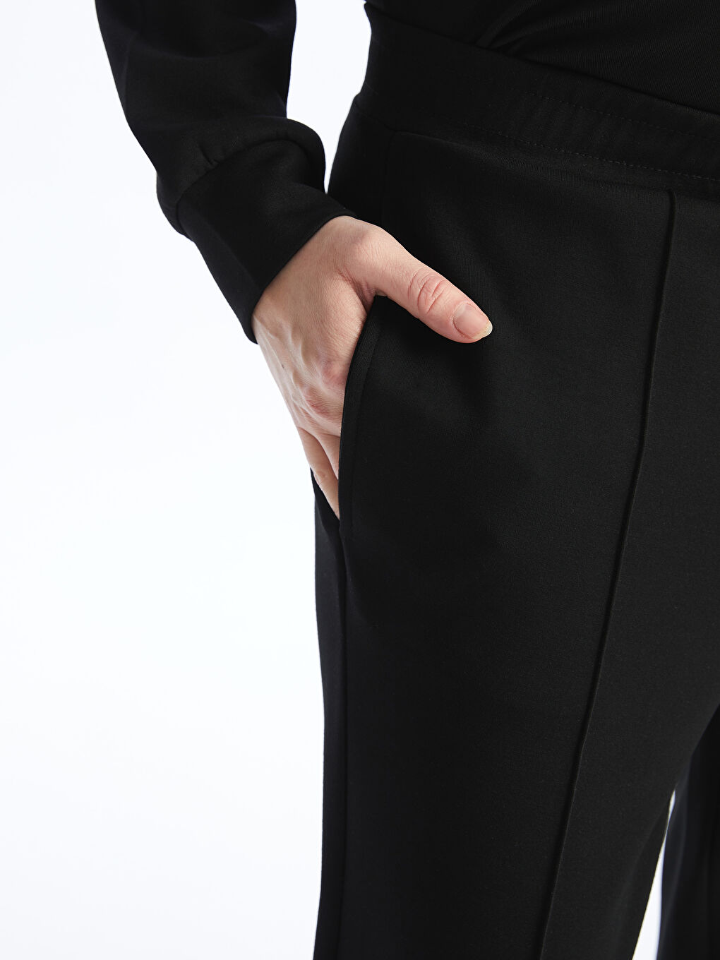 پانتۆڵی ئارەقە ڕه‌ش ئافرەت -S4I276Z8-CVL