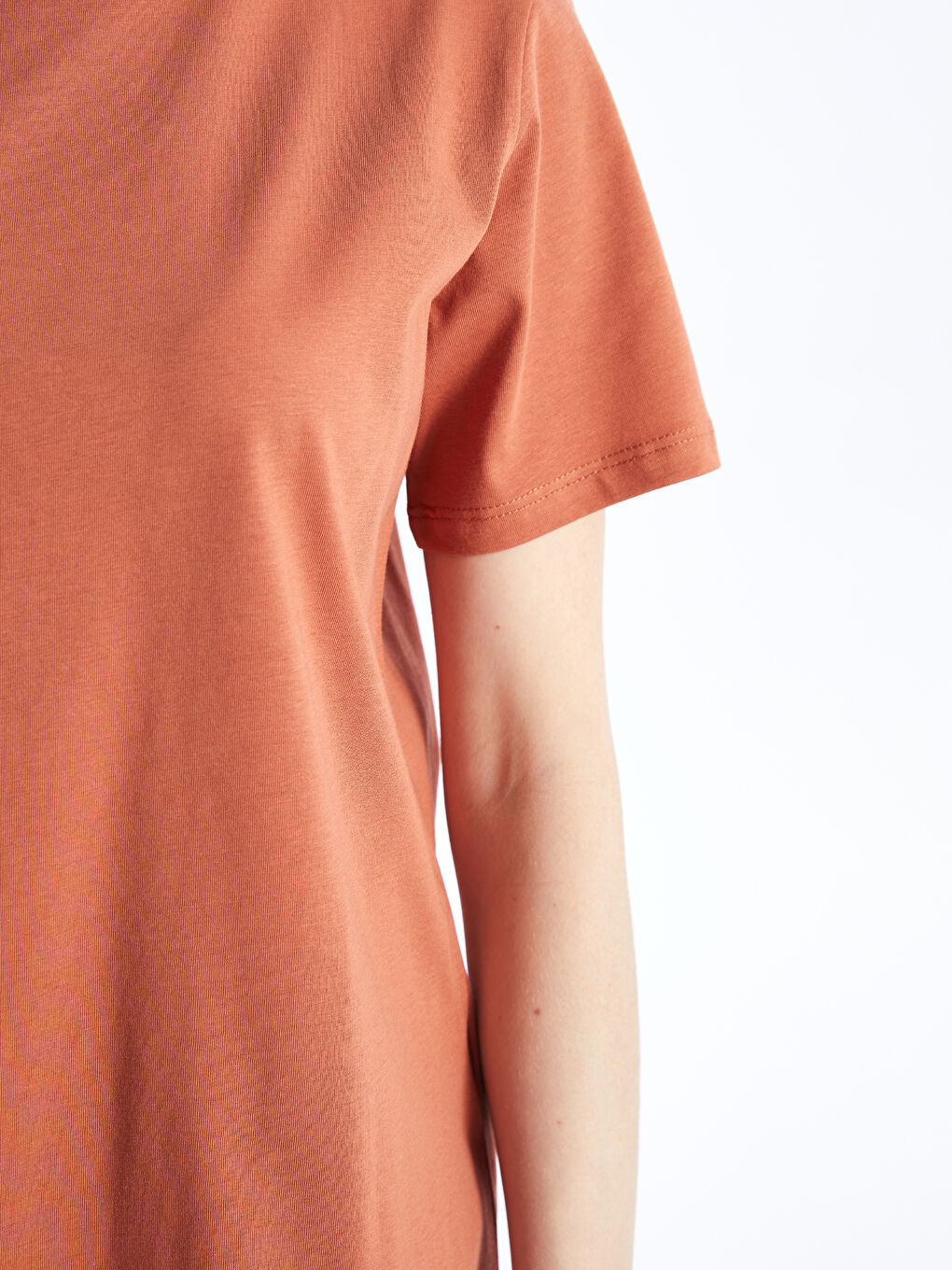 Kahverengi Bisiklet Yaka Düz Kısa Kollu Kadın Tişört-3