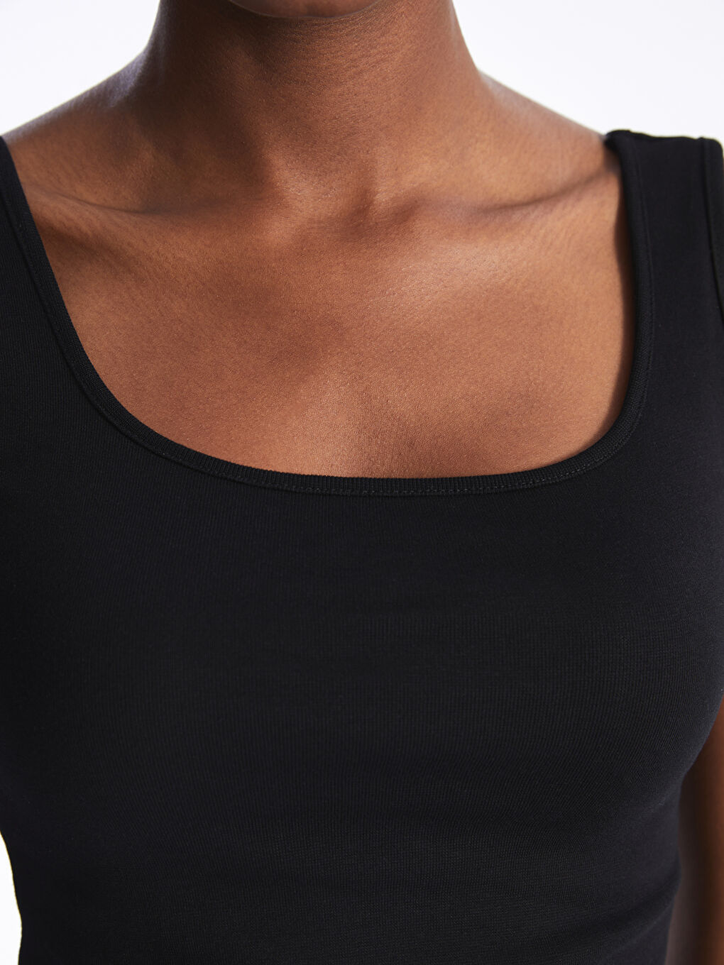 Siyah Kadın U Yaka Düz Atlet-3